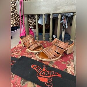 🤎Great Condition Freebird 9 Leather Sandals With Dustbags